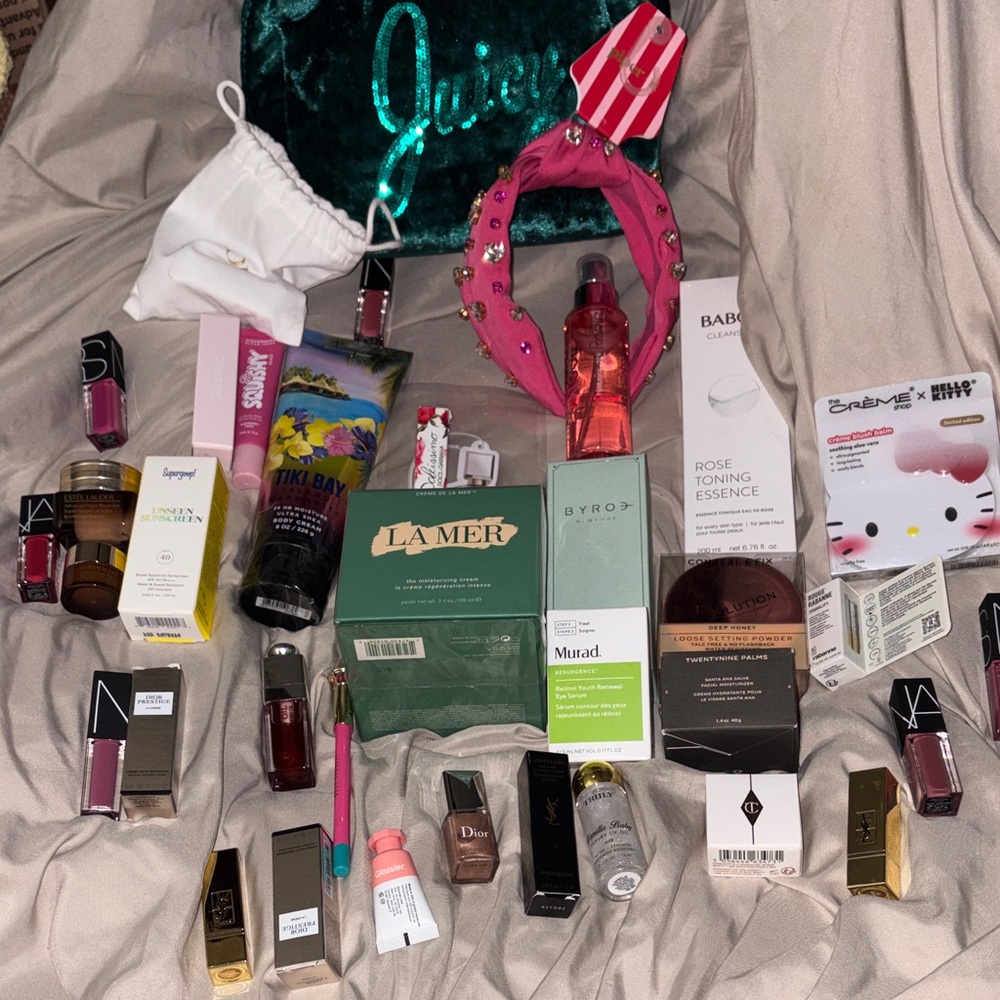 Luxury MYSTERY Beauty Lot with high and luxury, skin care and self-care - Picture 2 of 6